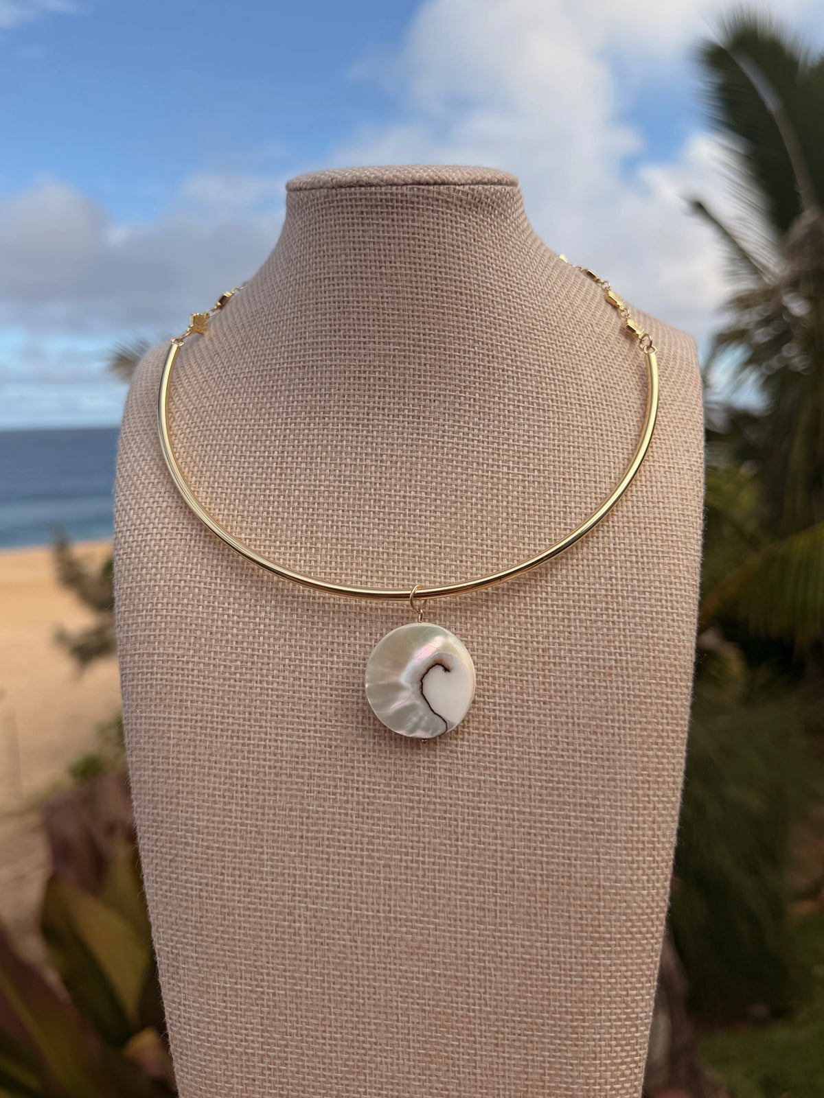 Moon Tide Collar